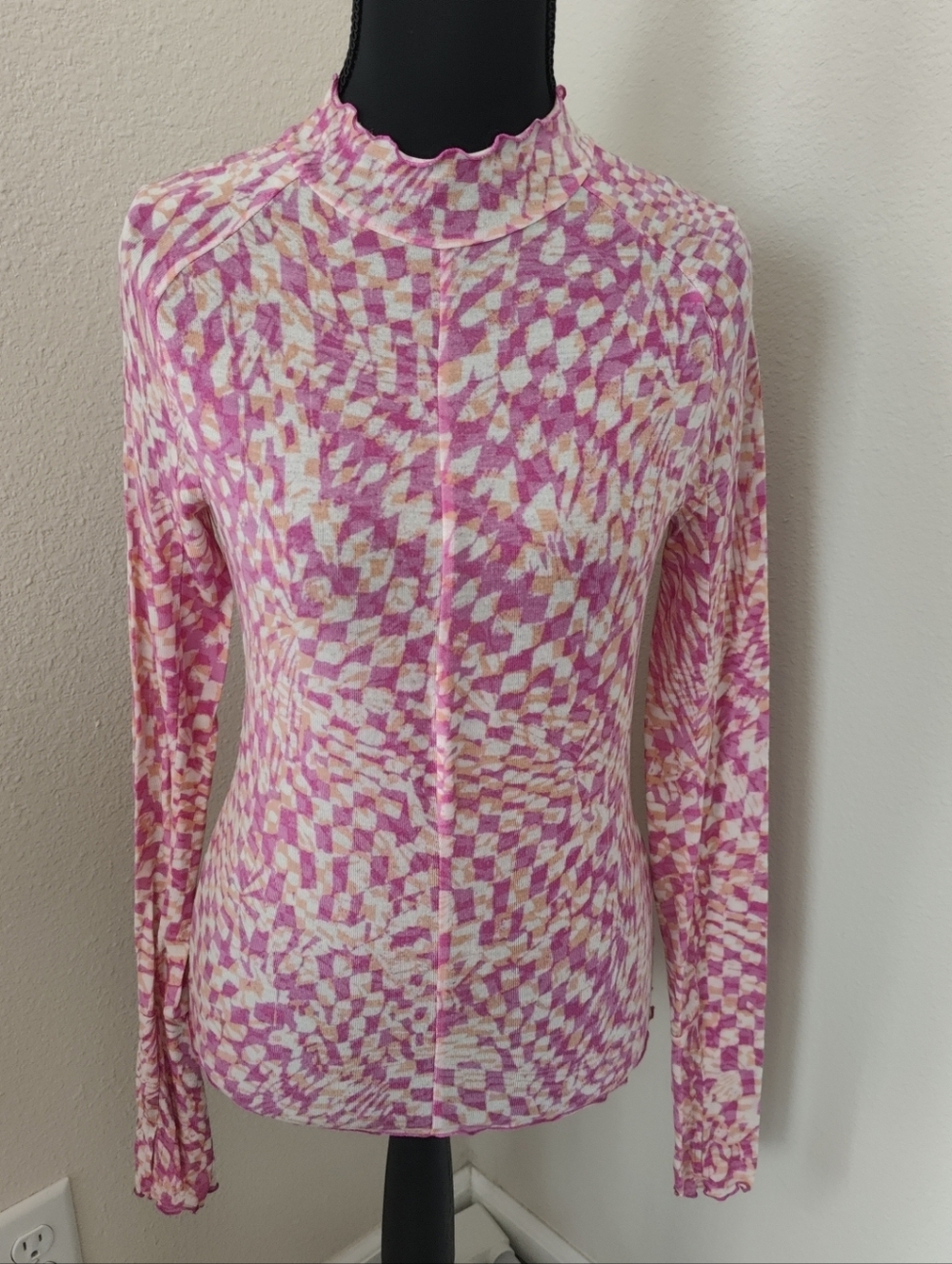 FREE PEOPLE MOVEMENT PINK COMBO HIGH JUMP PRINTED LONG SLEEVE MOCK NECK T… - Picture 3 of 9